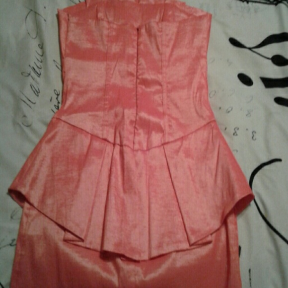 Beautiful coral formal peplum dress - Picture 3 of 3