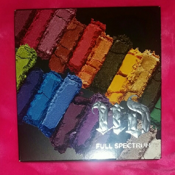 Brand New 100% Authentic Urban Decay eyeshadow