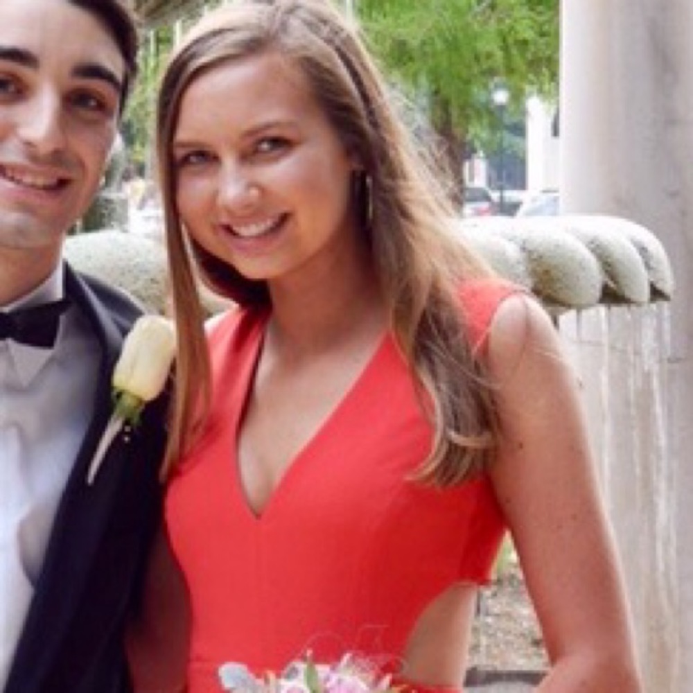 Meet your Posher, Nora