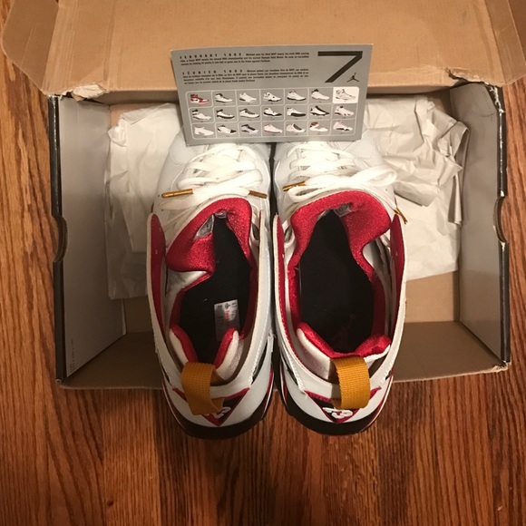 Athletic_Shoes