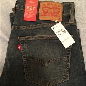 Levis 527