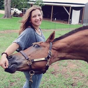 Meet your Posher, Alli