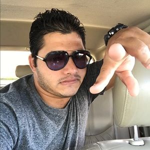 Meet your Posher, Juan marcos