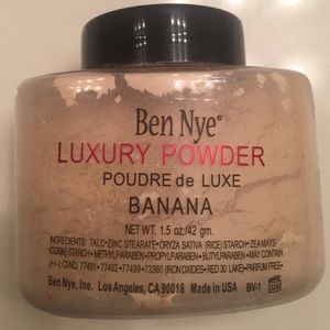 Ben nye luxury banana 🍌 powder 1.5 oz size