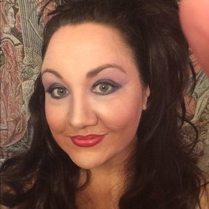 Meet your Posher, Roxanne