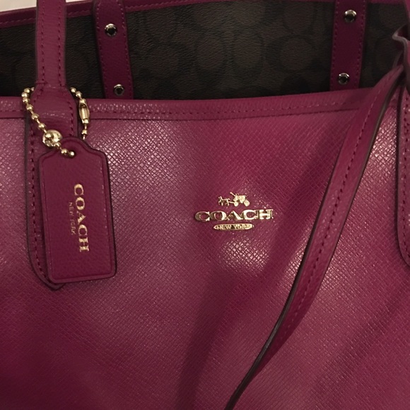 🚫Last One🚫🆕Coach Reversible Tote 💝 - Picture 4 of 4