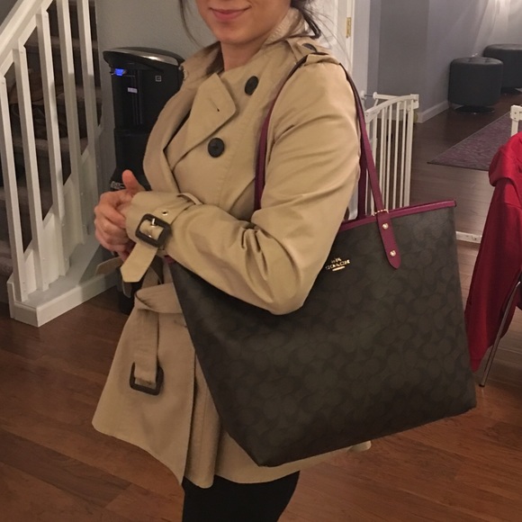 🚫Last One🚫🆕Coach Reversible Tote 💝 - Picture 3 of 4