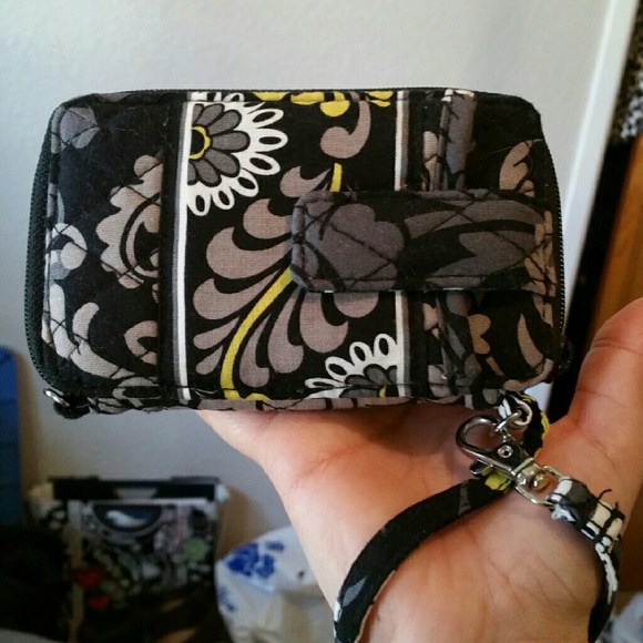 Vera bradley wristlet - Picture 2 of 3