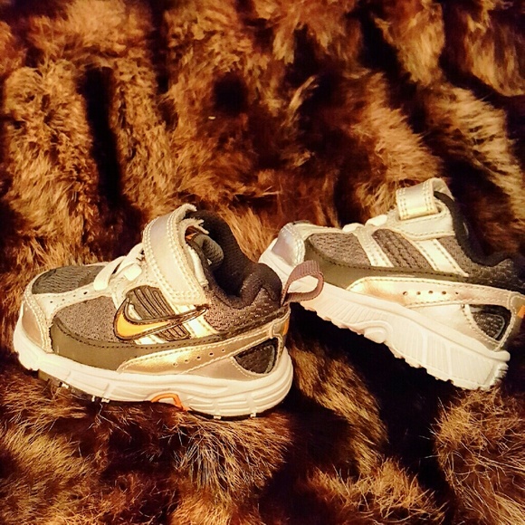 Baby Nike's - Picture 3 of 4