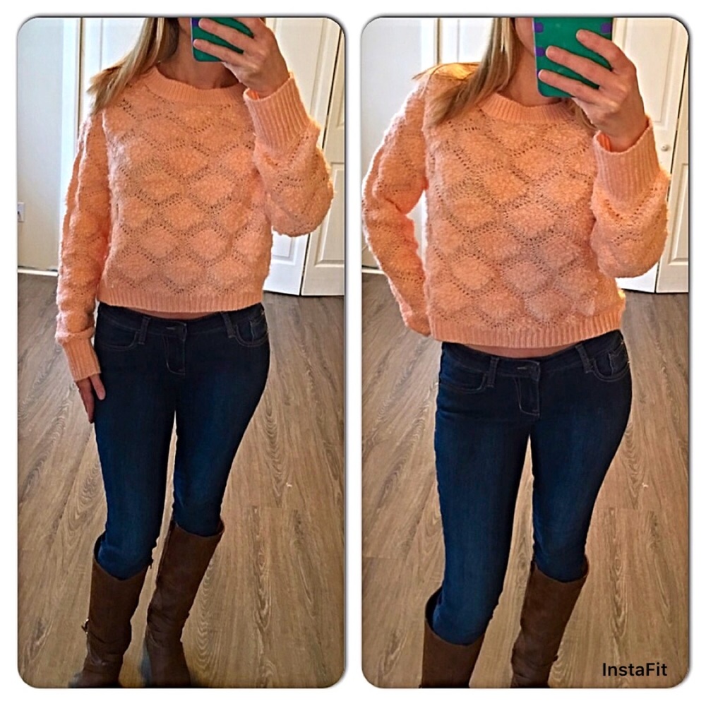 ‼️3 for $25‼️Peach crop fuzzy sweater! My favorite! - Picture 1 of 3