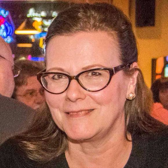 Meet your Posher, Claudia