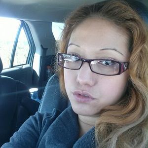 Meet your Posher, Cynthia