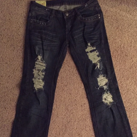Cute ripped jeans!!