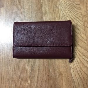 Women's tri-fold wallet/checkbook holder
