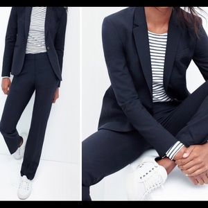 SOLD ✨Extra Pic✨New! J Crew White Leather SeaVees✨