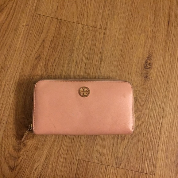 Pink Tory Burch wallet