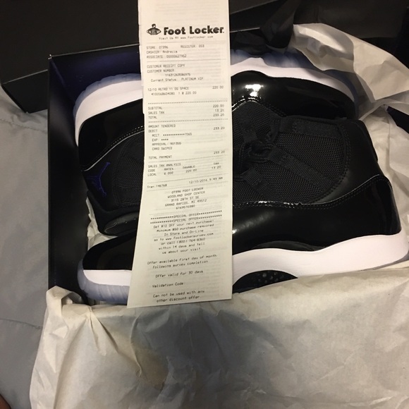 Jordan 11 space jams - Picture 2 of 4