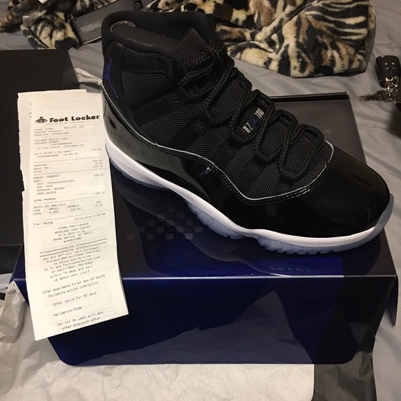 Jordan 11 space jams - Picture 3 of 4