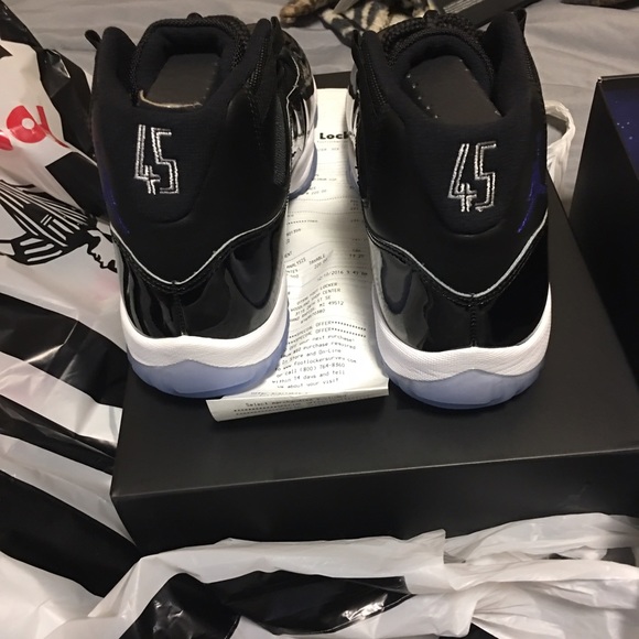 Jordan 11 space jams - Picture 4 of 4