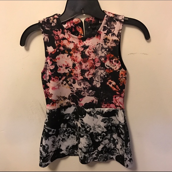 TOP SHOP Petite beautiful top! SIZE 2!