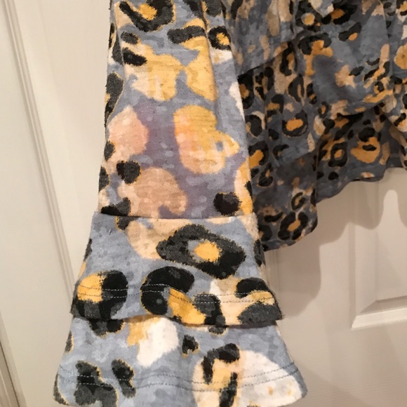 Leopard pullover top - Picture 2 of 4