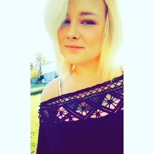 Meet your Posher, Kayla