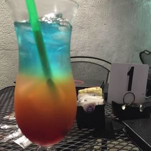 Meet your Posher, Santana