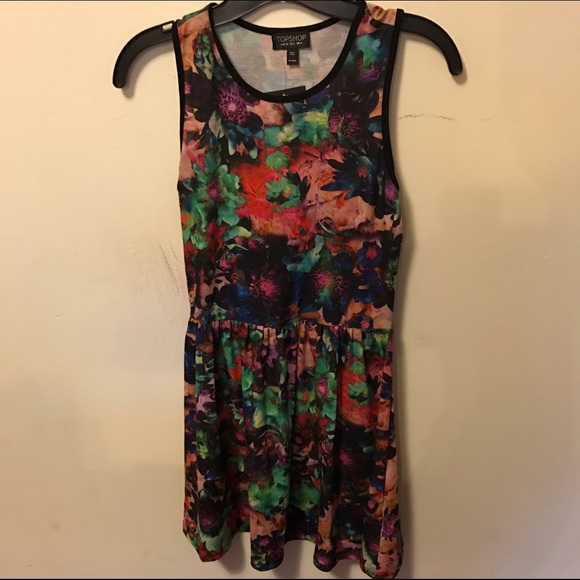NWT TOP SHOP FLORAL DRESS