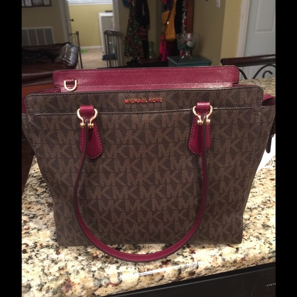 Michael Kors DeeDee convertible tote