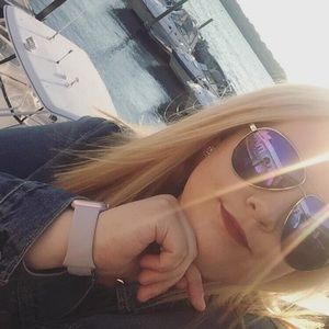 Meet your Posher, Carly