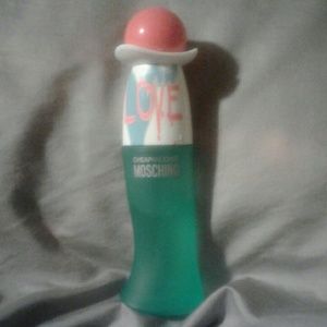 Moschino Cheap and Chic perfume