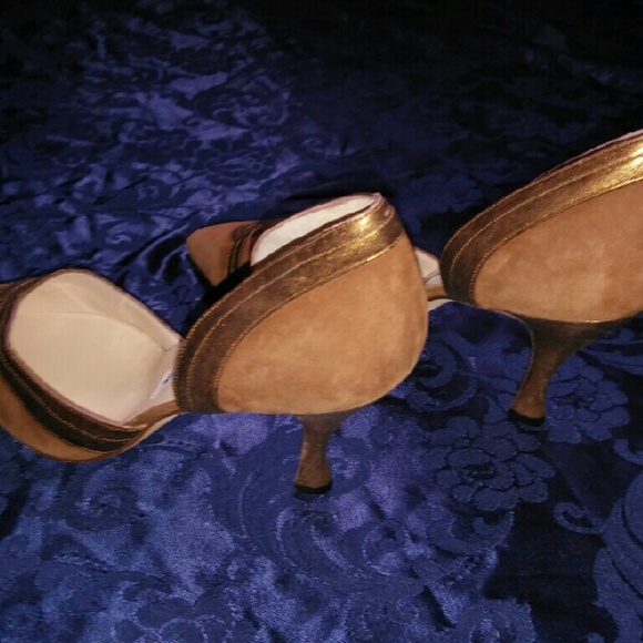 Manolo Blahnik Brown Suede Gold Details Pumps 39 - Picture 3 of 4