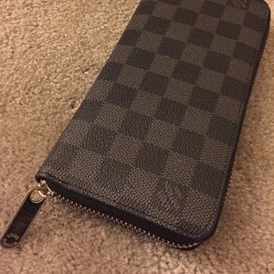 Fashion inspired wallet