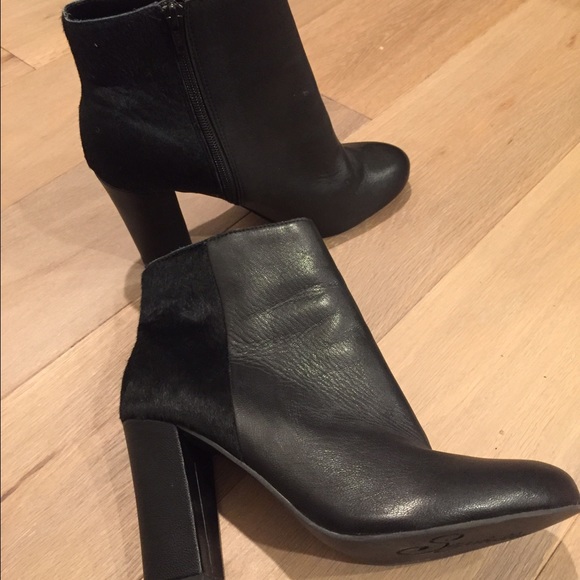 Seychelles two tone faux fur black booties