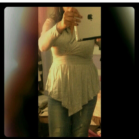 Hi-Low Bellino surplice neckline top  - Picture 4 of 7