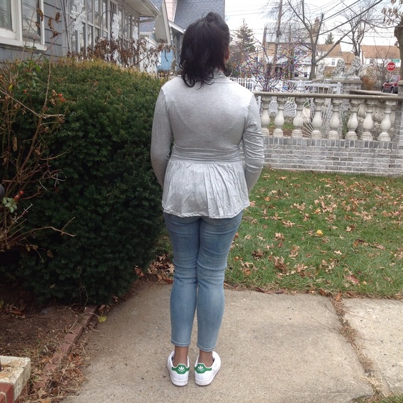 Hi-Low Bellino surplice neckline top  - Picture 7 of 7