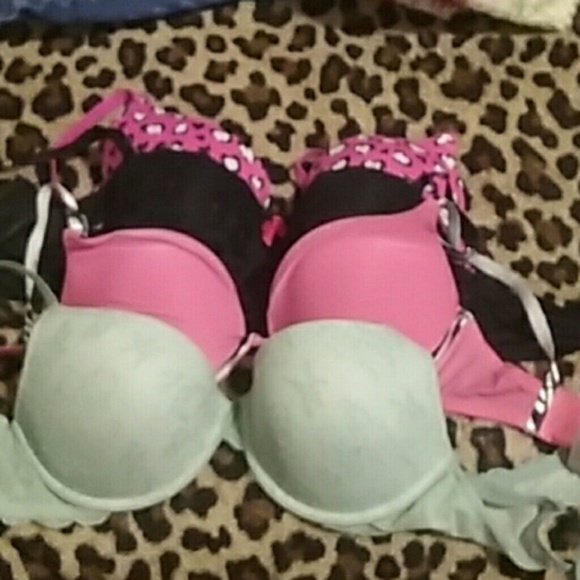 Victoria secret 34d bras