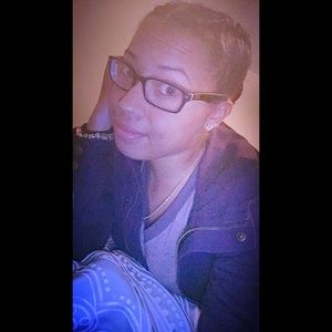 Meet your Posher, Monica