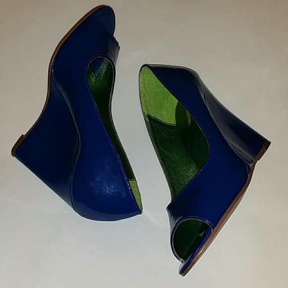 Shoes - Picture 2 of 4