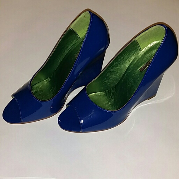 Shoes - Picture 3 of 4