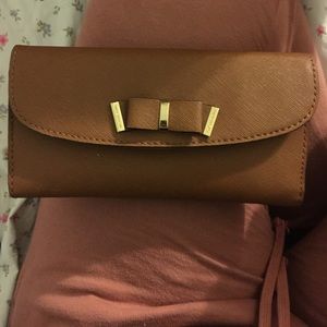 Michael lots tan wallet