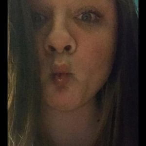 Meet your Posher, Katelyn