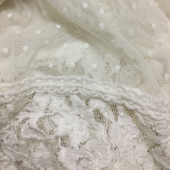 Thin Lacy White Top - Picture 3 of 4