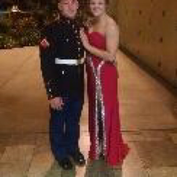 Ball gown. Size 6. - Picture 3 of 3