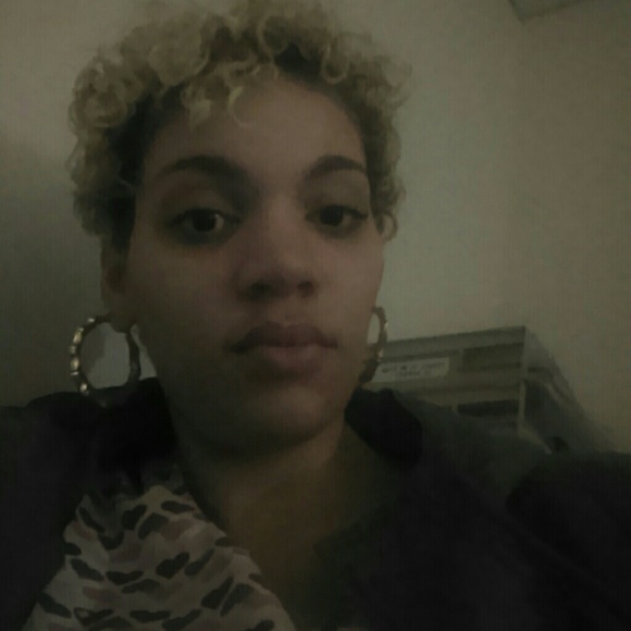 Meet your Posher, Kristie - Picture 1 of 1