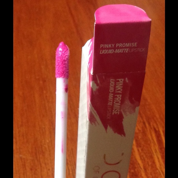 Dose of Colors Pinky Promise Matte liquid lipstick - Picture 4 of 4