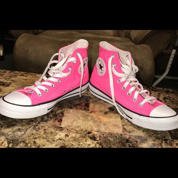 Converse Chuck Taylor All Star Pink Hi Tops Size 9
