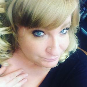 Meet your Posher, Bee