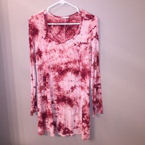 Top, Large. Red tye dye