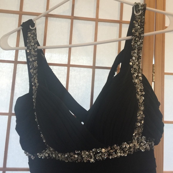 Black evening gown by Besty Adam - Picture 2 of 4